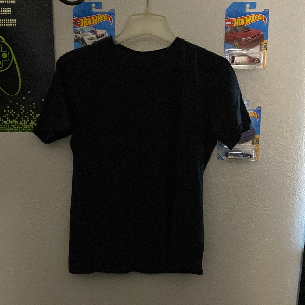 Black t